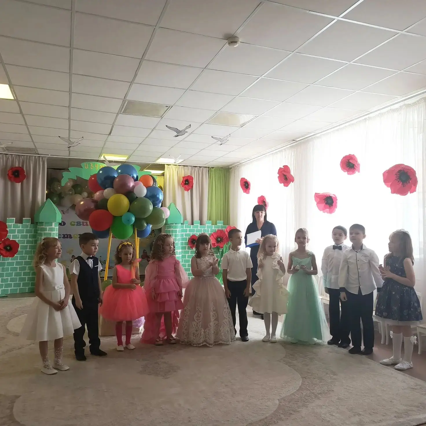 ДО СВИДАНИЯ, ДЕТСКИЙ САД ❤

  На этой неделе наш музыкальный зал распахнул свои двери для ребят подг