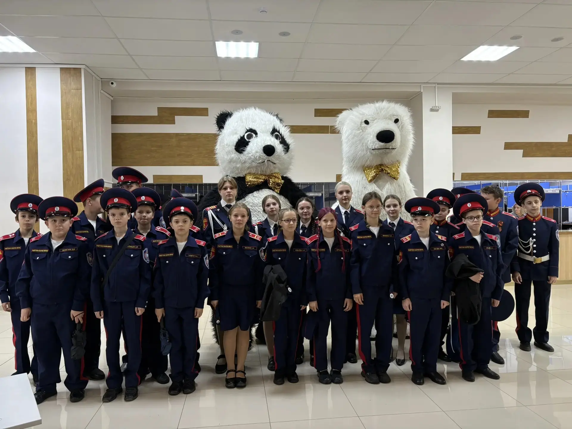 🎉 1 июня — День защиты детей! 🎉

Сегодня, в светлый и радостный День защиты детей, кадеты Казачьег