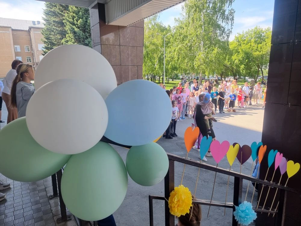 2 июня, в честь Дня защиты детей, на территории Алтайский центр охраны материнства и детства прошёл 