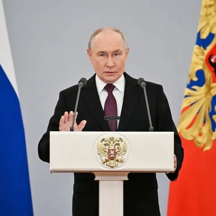 Россия готова к мирным переговорам с Украиной на базе стамбульских договорённостей, заявил Путин 
 
