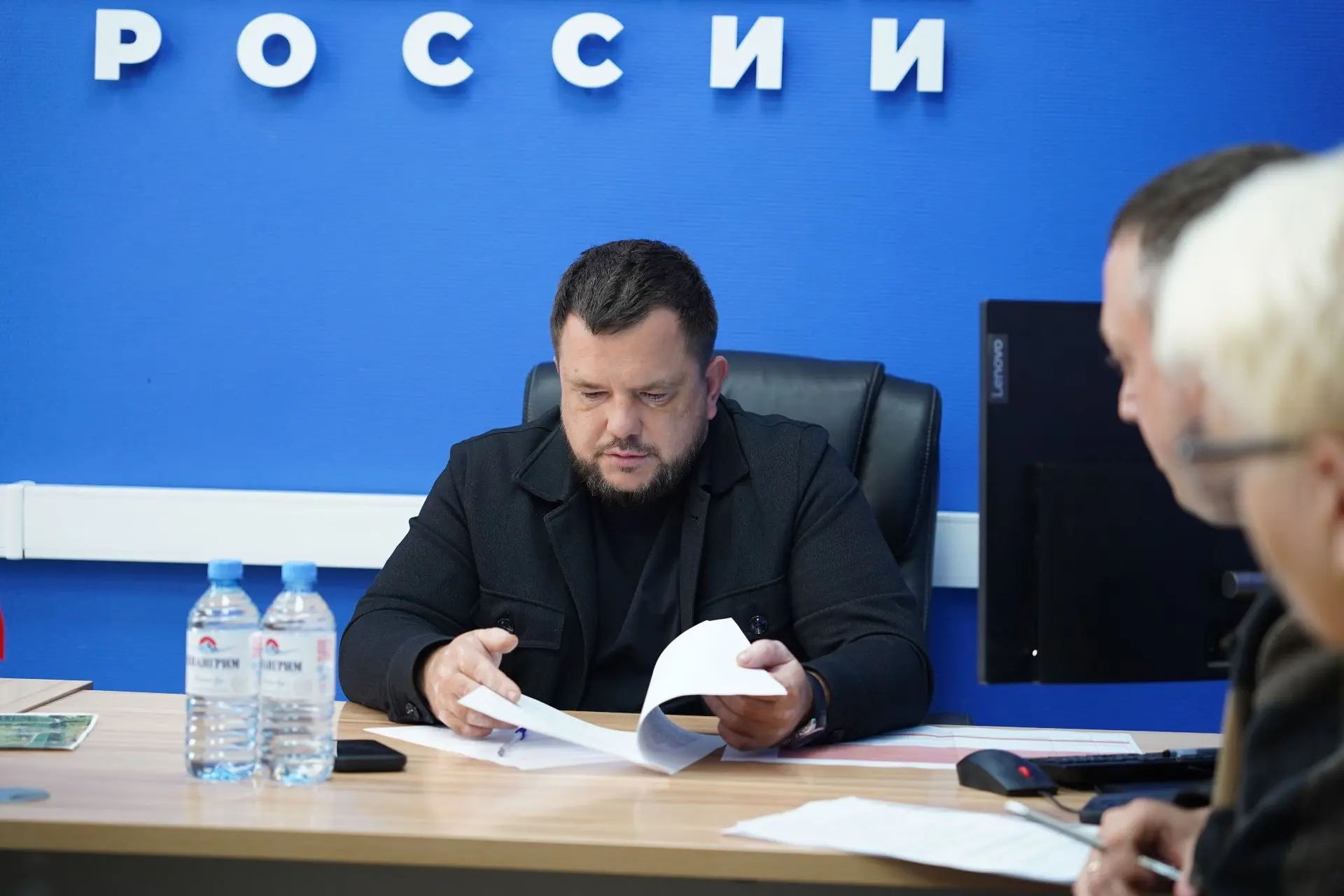 В общественной приемной Единой России провел прием граждан по личным вопросам
 
🔹 Дачники СНТ «Швей