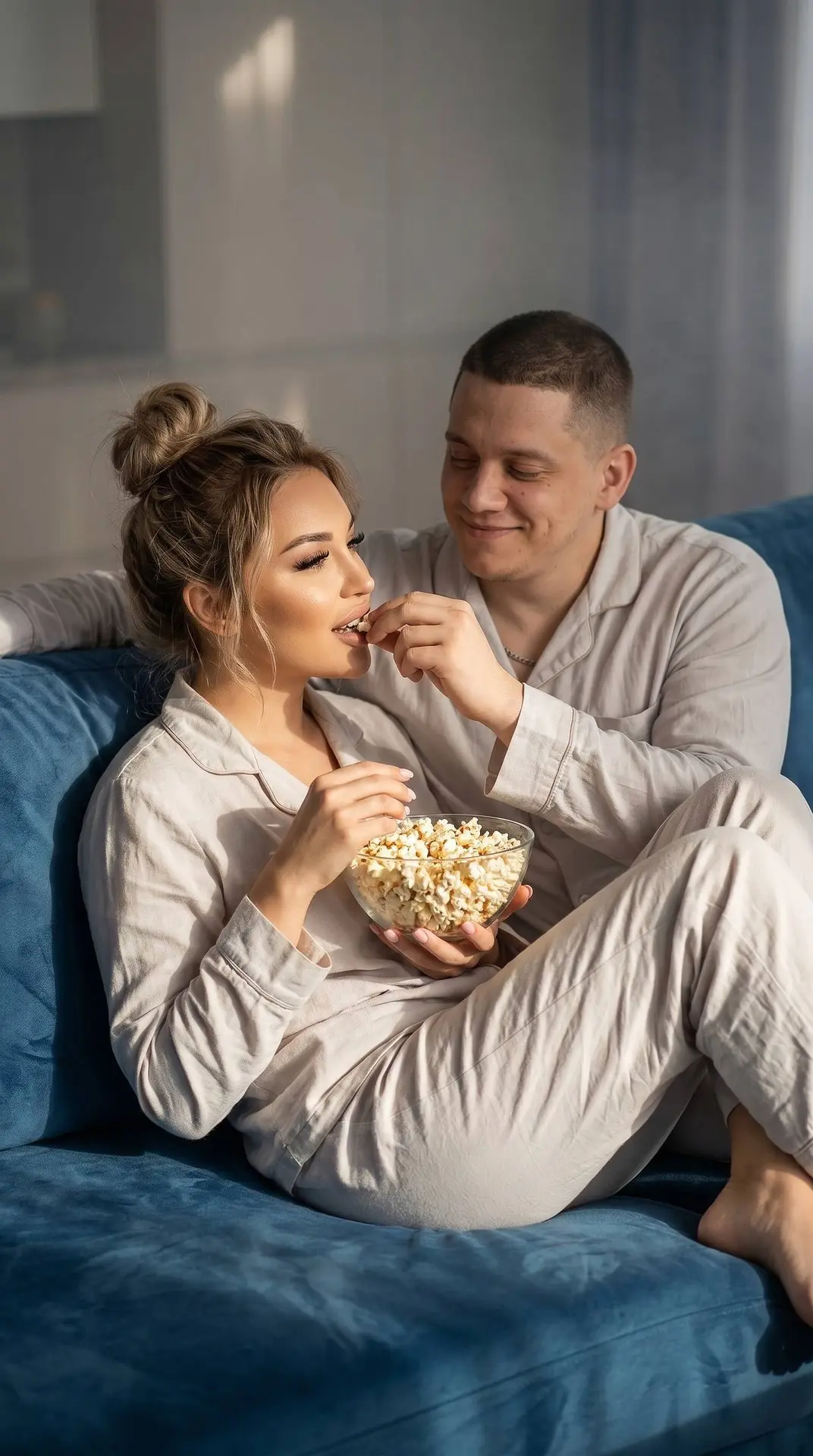 Парный 

Через эти боты можете сделать фото 

https://max.ru/id212706686757_bot?start=183243540

htt