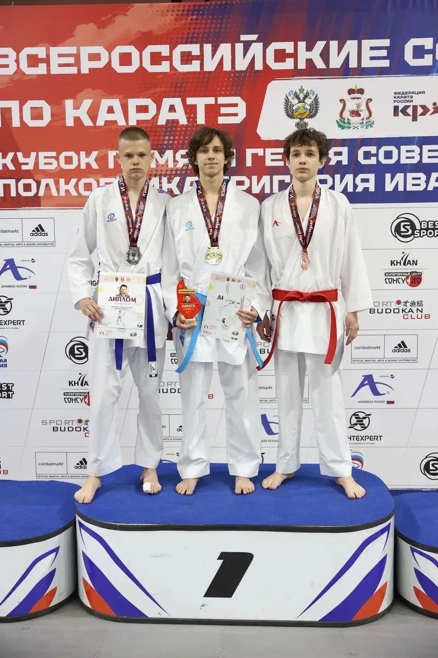 Насыщенные выходные у каратистов (WKF) Сразу 3 турнира проходили в Смоленске 29-31 мая.
Во Дворце сп