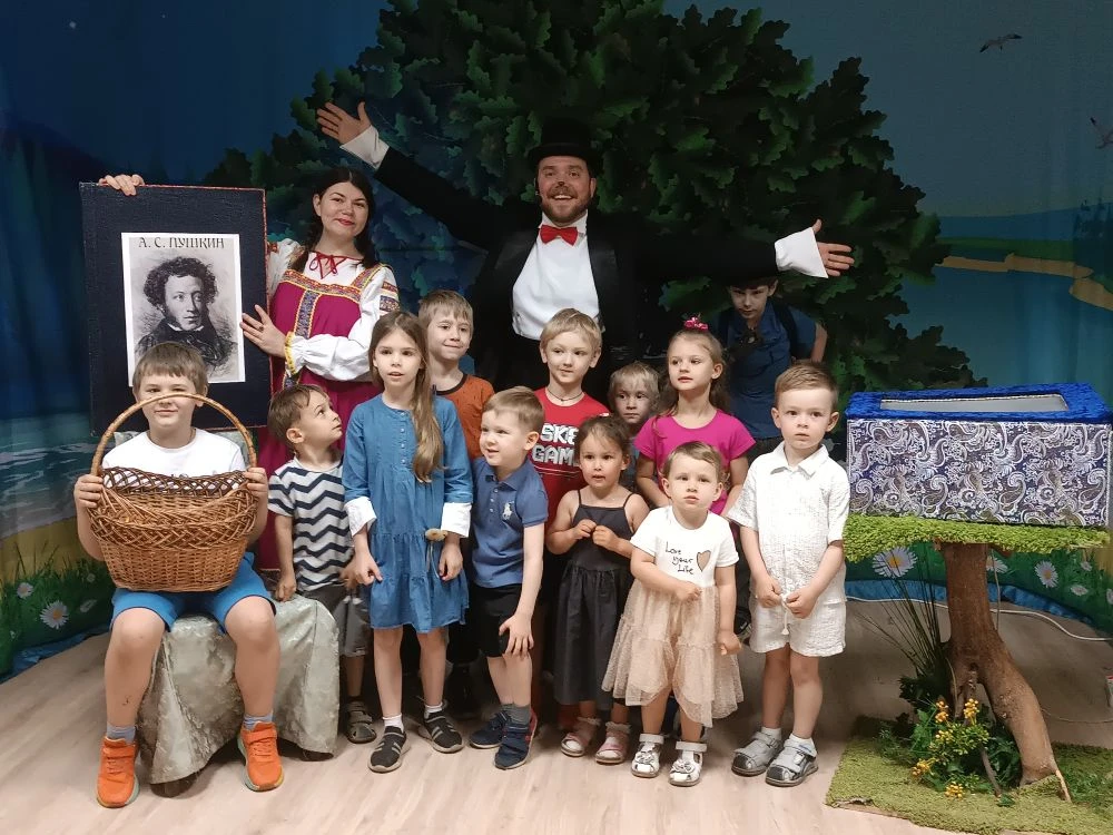 Дорогие друзья!❤️

Сегодня величайший день в истории русской  литературы! В этот день родился прекра