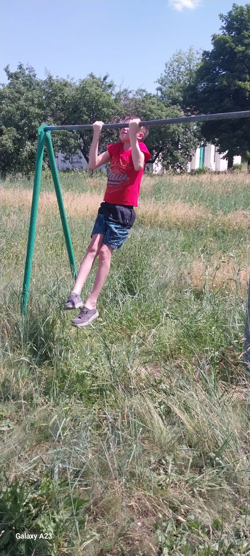 В пришкольном лагере "Радуга" ГБОУ"Многопольский УВК Амвросиевского м.о." прошёл яркий и насыщенный 