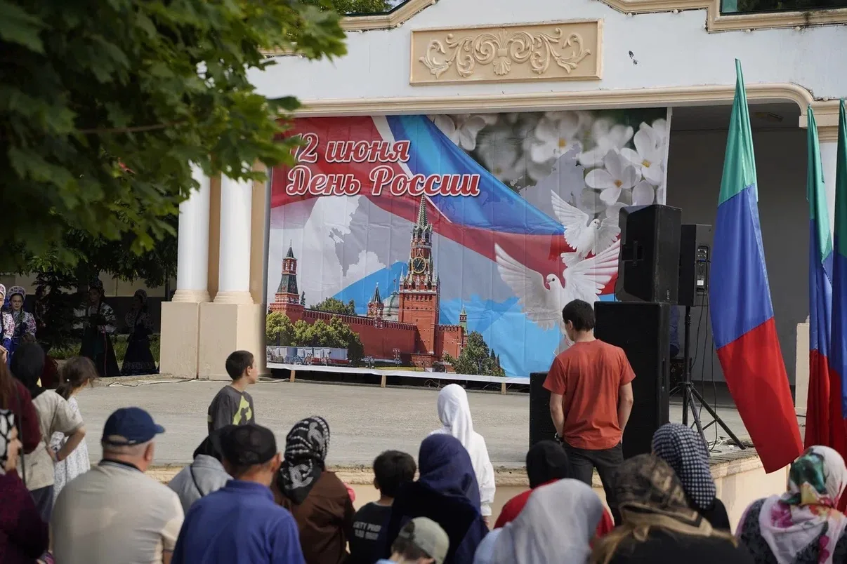 🇷🇺 Собрали для вас несколько кадров с праздничного концерта. Атмосфера, эмоции и настроение этого 