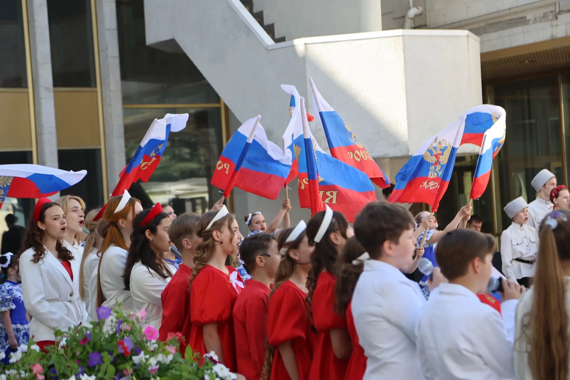 ❤️🇷🇺«Я люблю тебя, Россия»: во Дворце творчества юных прошёл концерт ко Дню России 

11 июня на пл