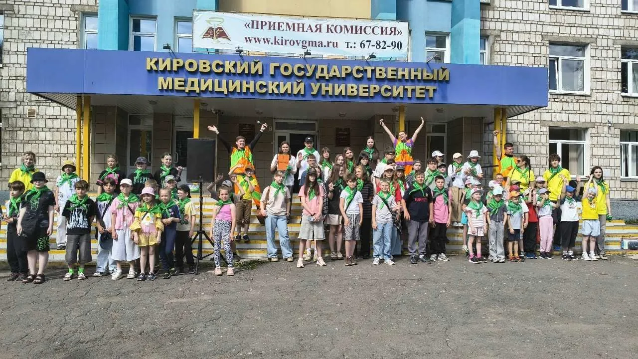 УниверсиУм подарил школьникам полезные каникулы с английским языком и медициной
 
Центр дополнительн