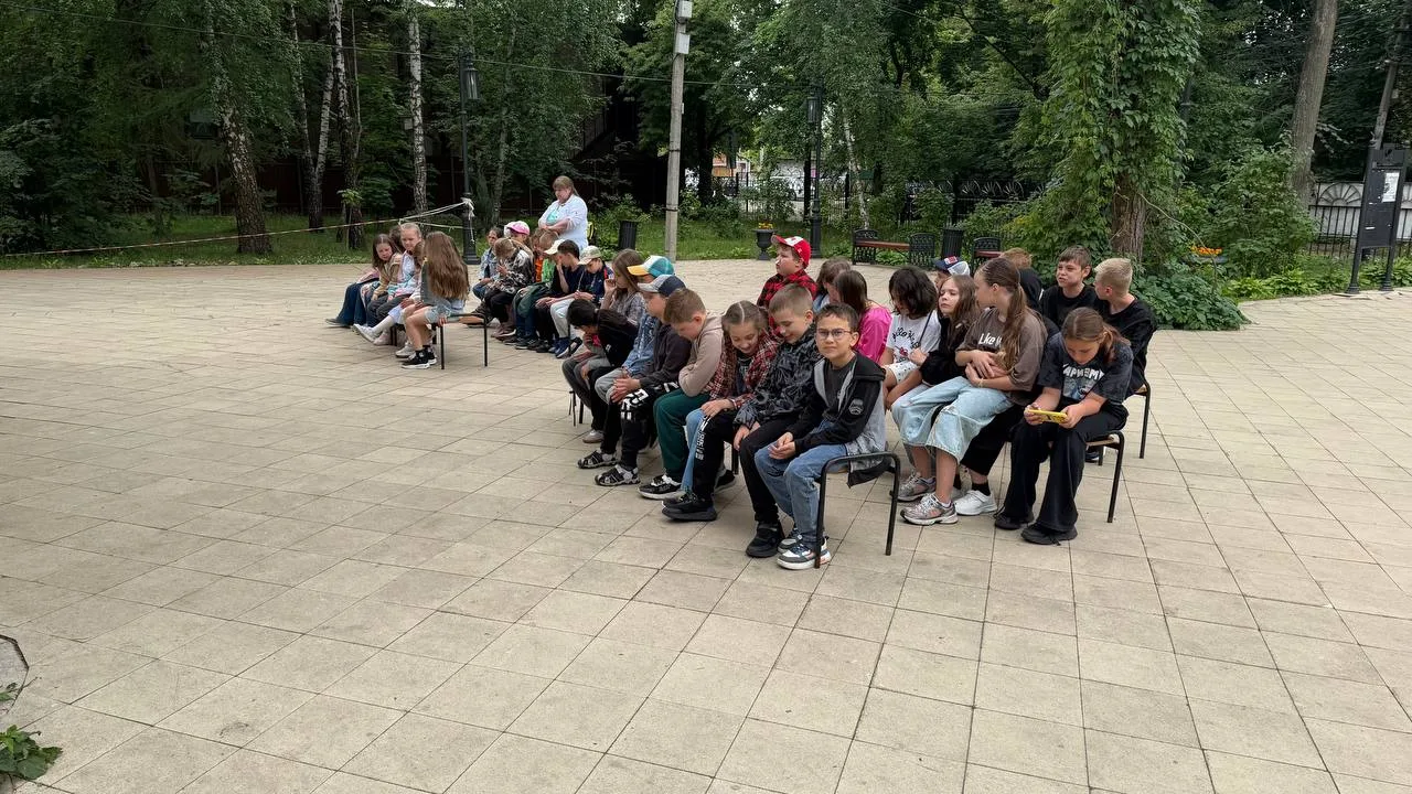 🎉 Сегодня в нашем лагере состоялась торжественная линейка закрытия смены! 🎉Кажется, совсем недавно