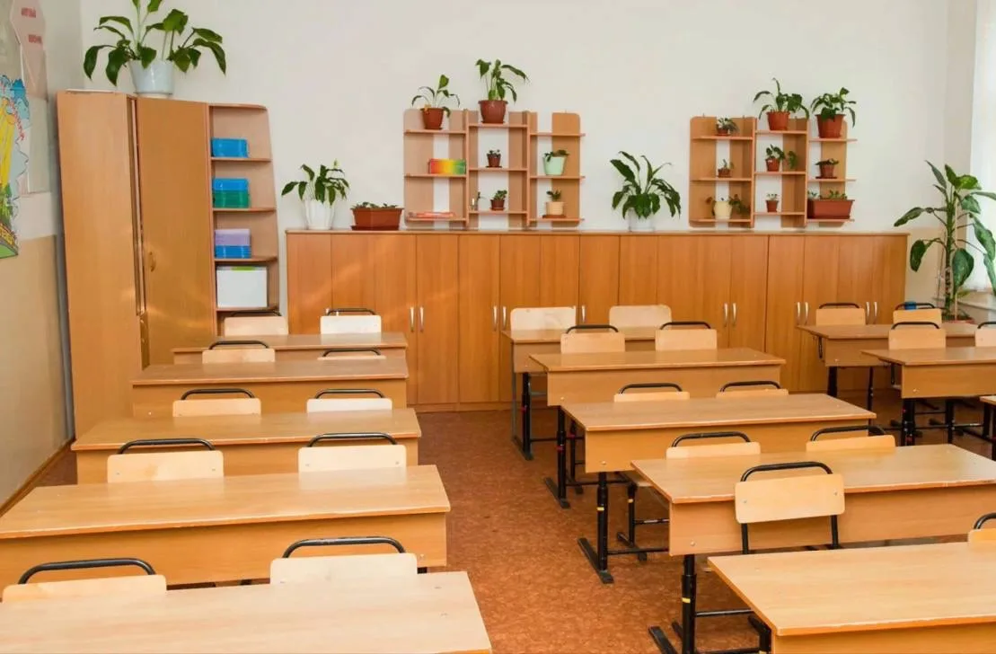 Продлевать школьный день до вечера не планируют

Введение учебного дня до 20:00 для школьников пока 