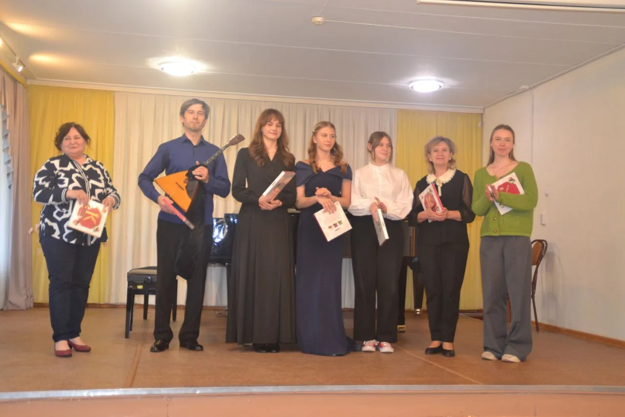 🎹🎶Проводить сольные концерты лучших учеников на фортепианном отделении становится доброй традицией