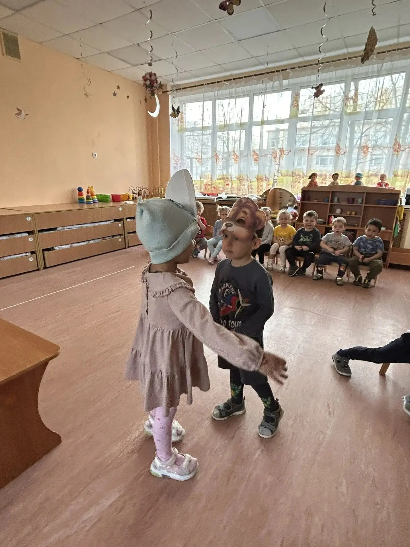 В нашем детском саду прошла "Неделя театра". Во всех группах царила сказочная атмосфера. И для самых