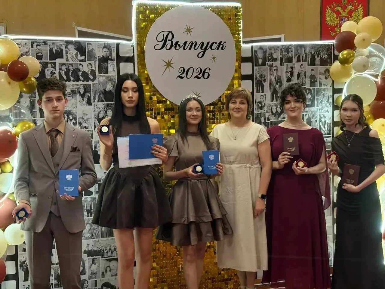 МОУ СОШ № 52 г. Шилки выпустила своих учеников во взрослую жизнь! 🎓✨

В стенах нашей родной школы в
