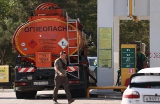 ⛽️ В крымской Керчи бензин подорожал почти до 95 рублей за литр

На некоторых АЗС Керчи литр премиал