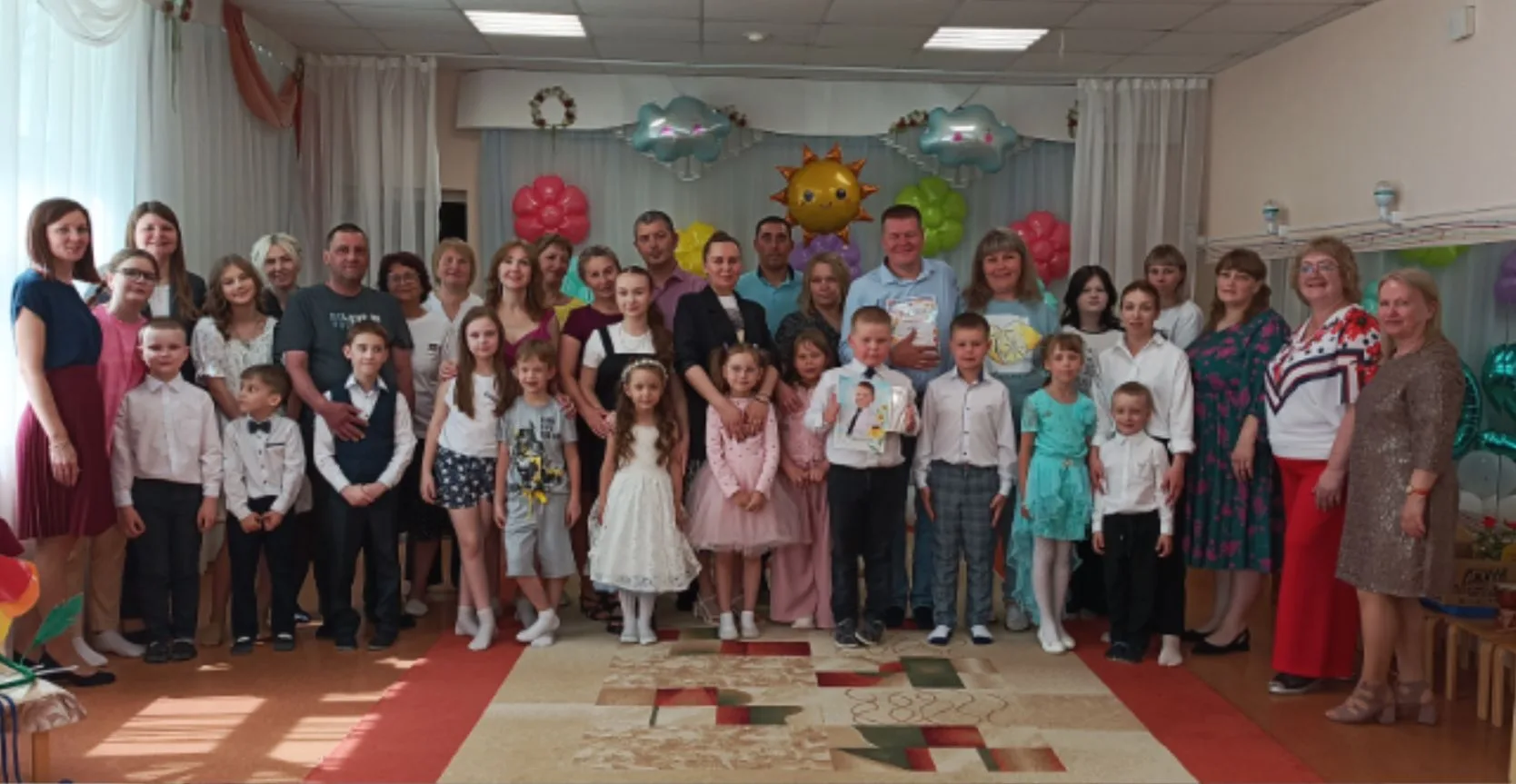 До свидания, любимый детский сад! 

В группе «Подсолнушки» состоялся самый трогательный и долгожданн