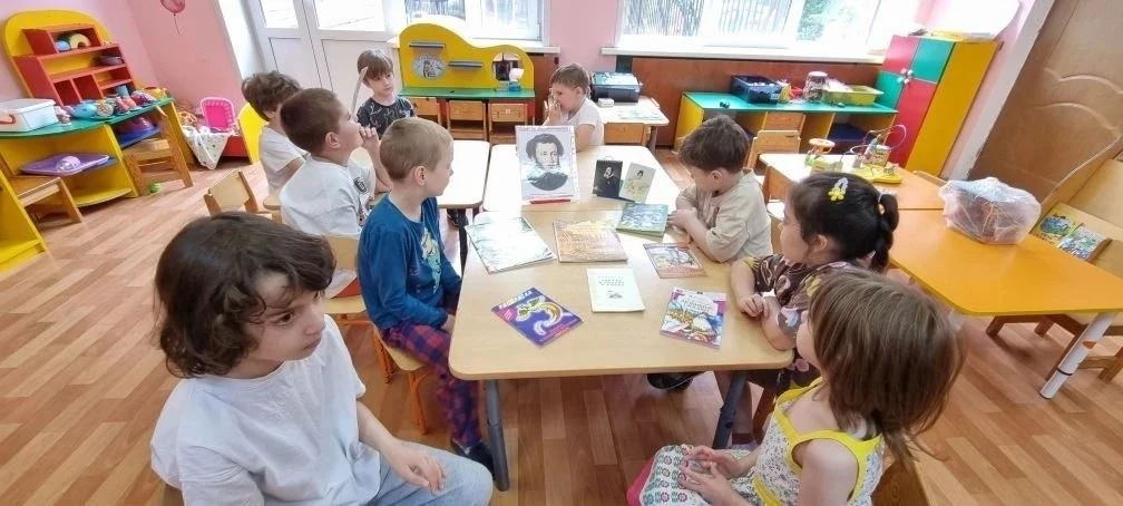 ✨ Пушкинский день в детском саду 📚

В преддверии Дня русского языка и дня рождения Александра Серге