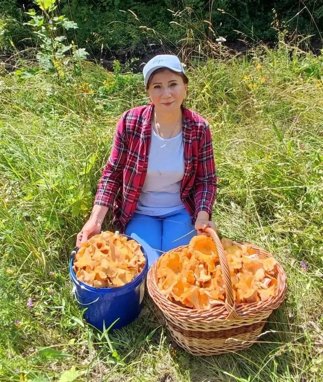 🍄‍🟫Татьяна Кабанова, терапевт из Долгоруково, прославилась богатым сбором лисичек: за одну утренню