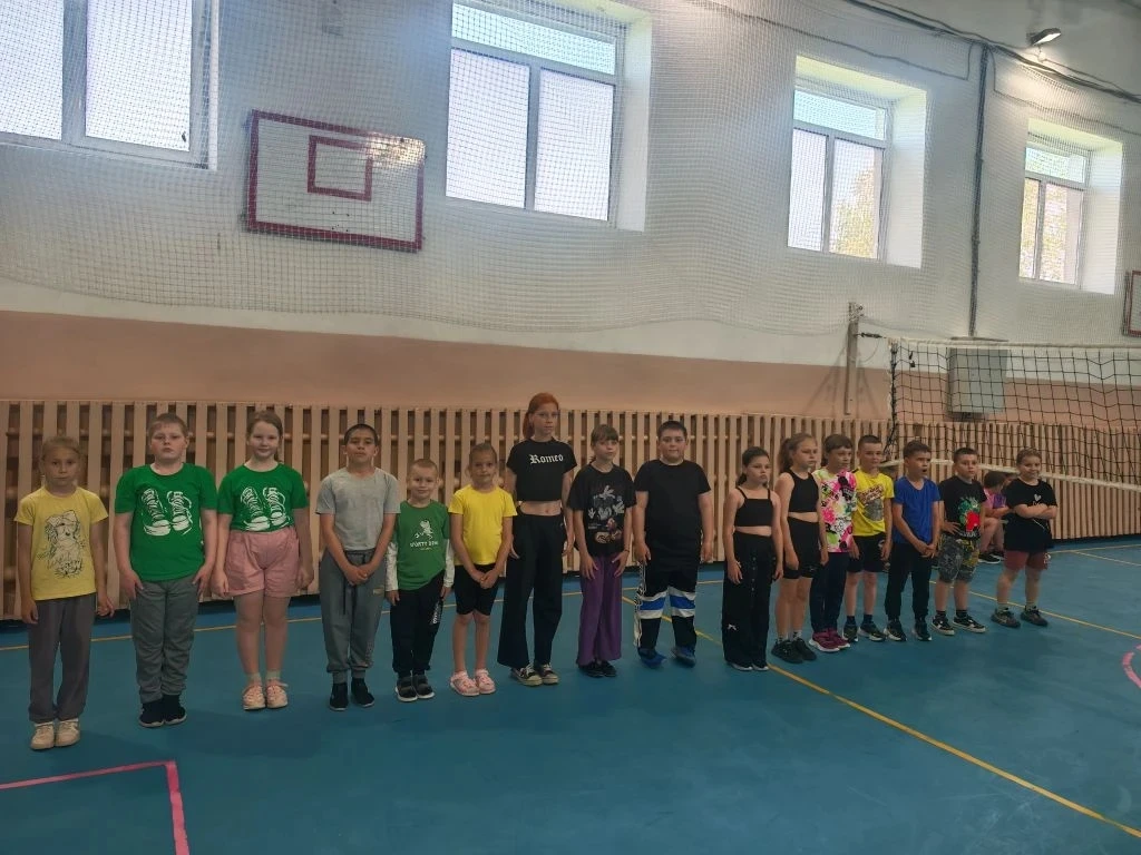 11 июня 2026 года в рамках летней кампании между командой пришкольного лагеря "Солнышко" и спортивно