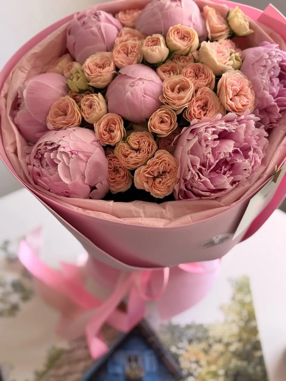 Июнь - время самых нежных цветочных сочетаний🌸

Нежно-розовый, кремовый, персиковый  - эти оттенки 