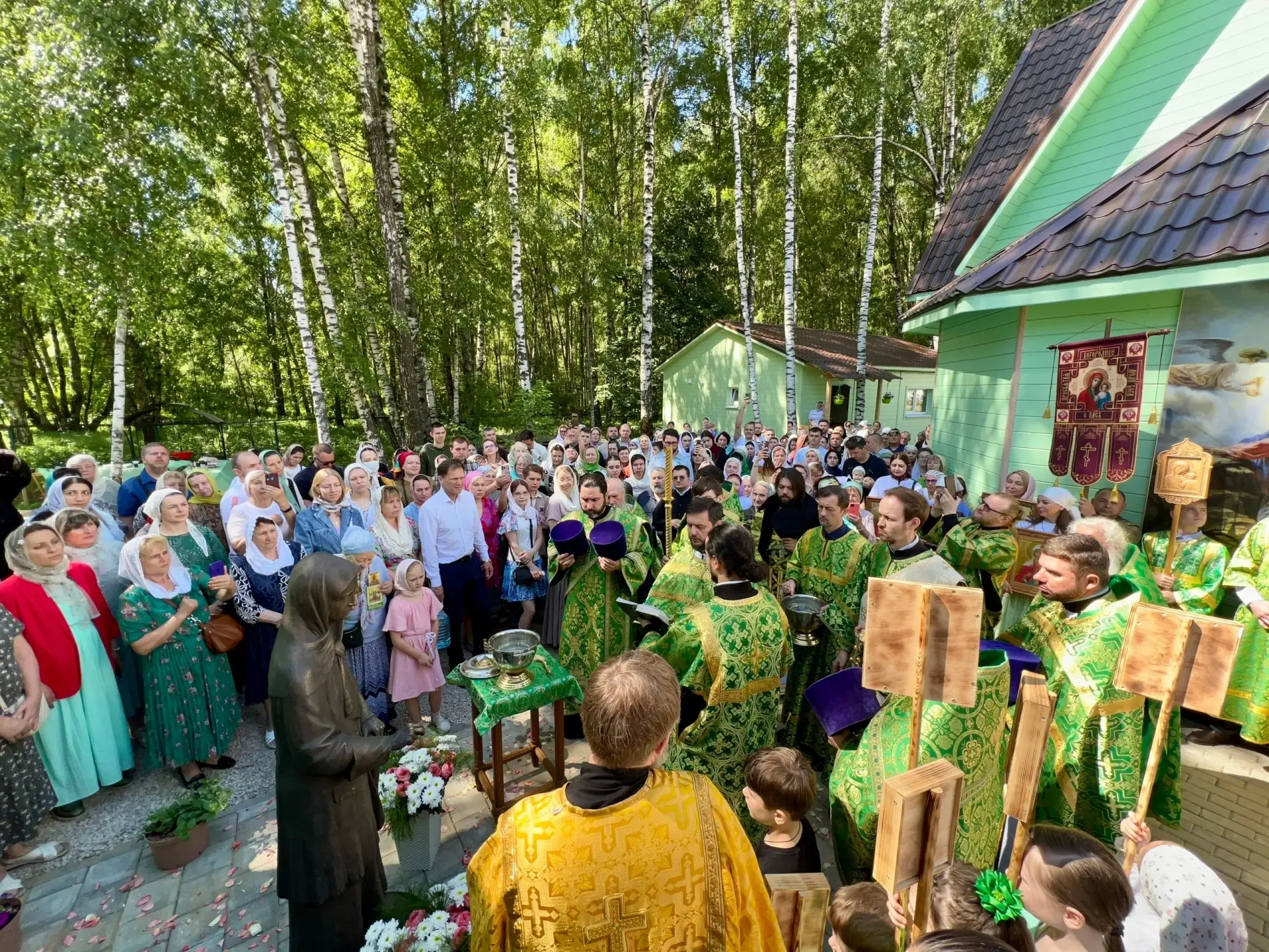Коммунарка | Испанские кварталы | Москва🏡

⛪ Памятник святой Ксении Петербургской установили на тер