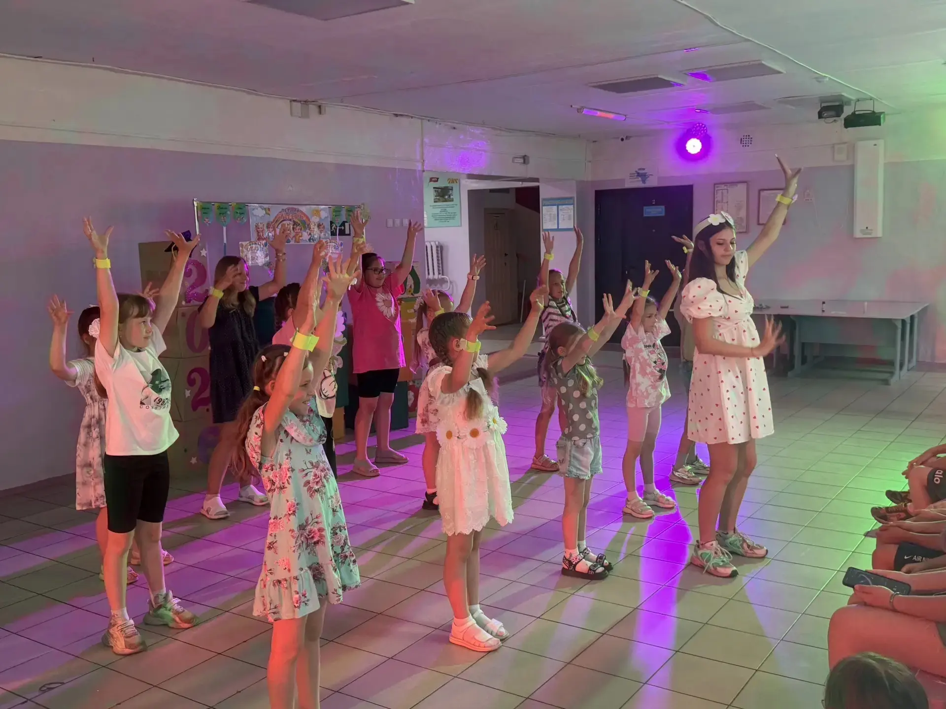 ✨ День ромашки и «Ромашковый калейдоскоп» в нашем лагере! ✨

🌼Один из дней второй смены нашего приш