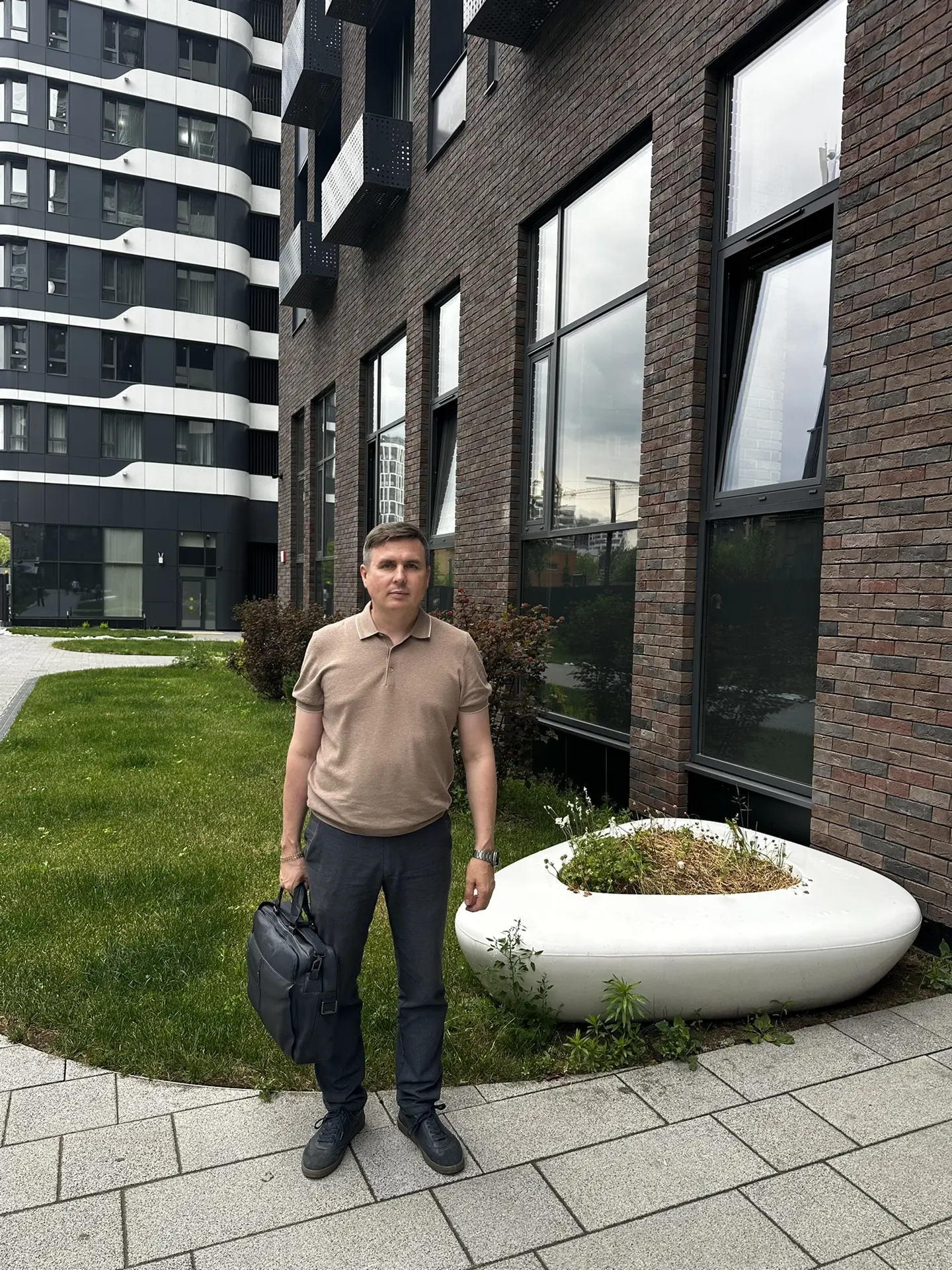 Приехал проверить, как идет ремонт нашего нового офиса в Москве на ул. Крузенштерна, д. 7 (ЖК «Симво