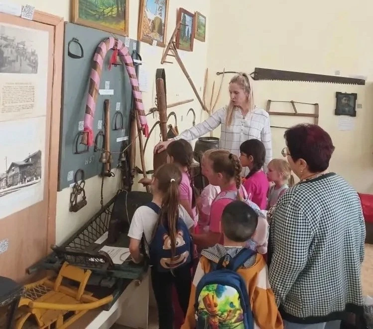 День открытий и рекордов: как прошёл второй день в лагере Мишкинской школы

Второй день нашей лагерн