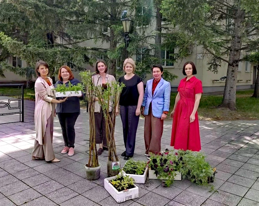 🌸 «Добро цветет там, где его ждут»: как простая рассада объединила всю область

Друзья, у нас радос