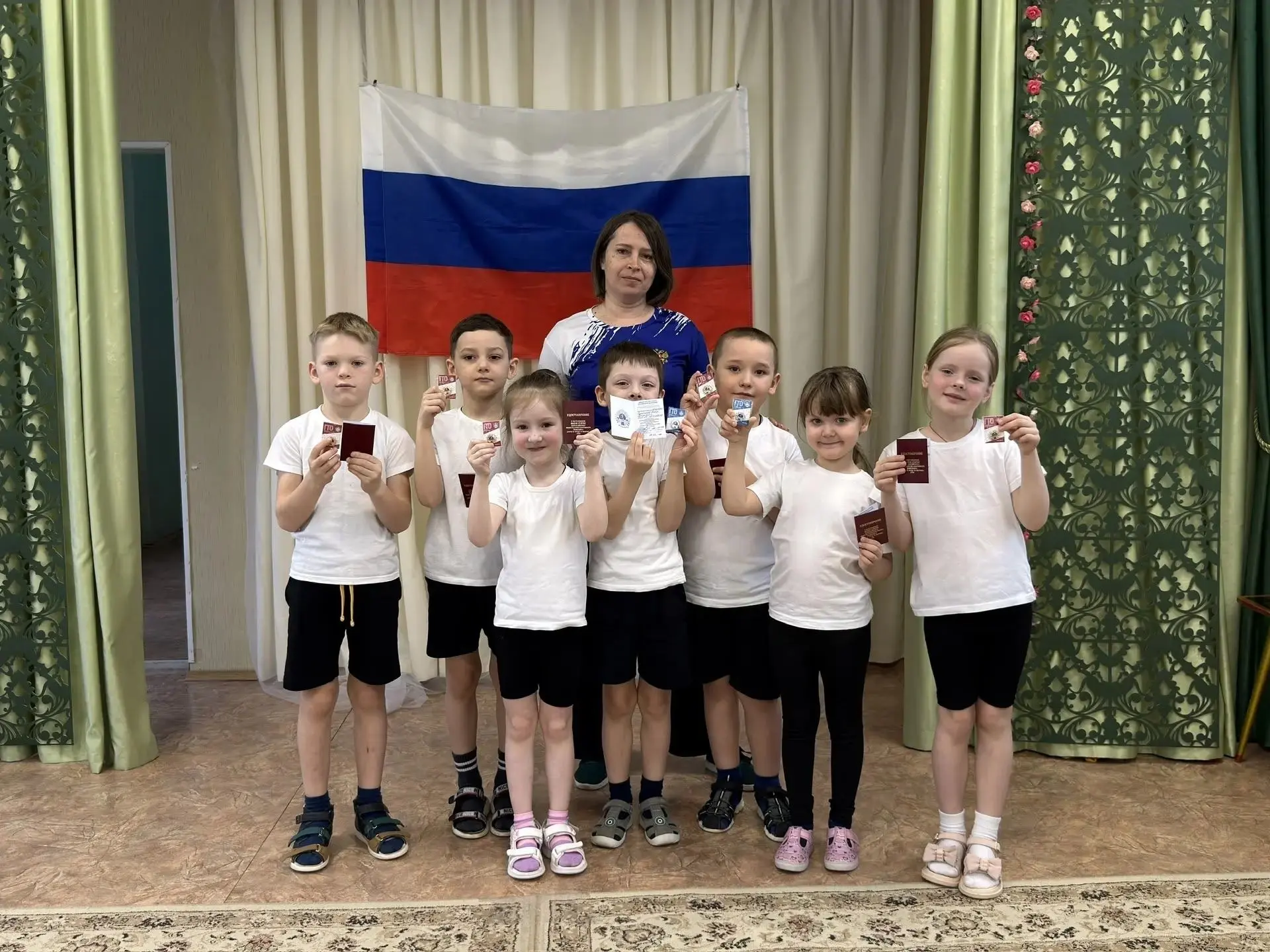 Вот и выросли наши птенчики, скоро вылетят из гнезда нашего детского сада, желаем вам мудрых учителе