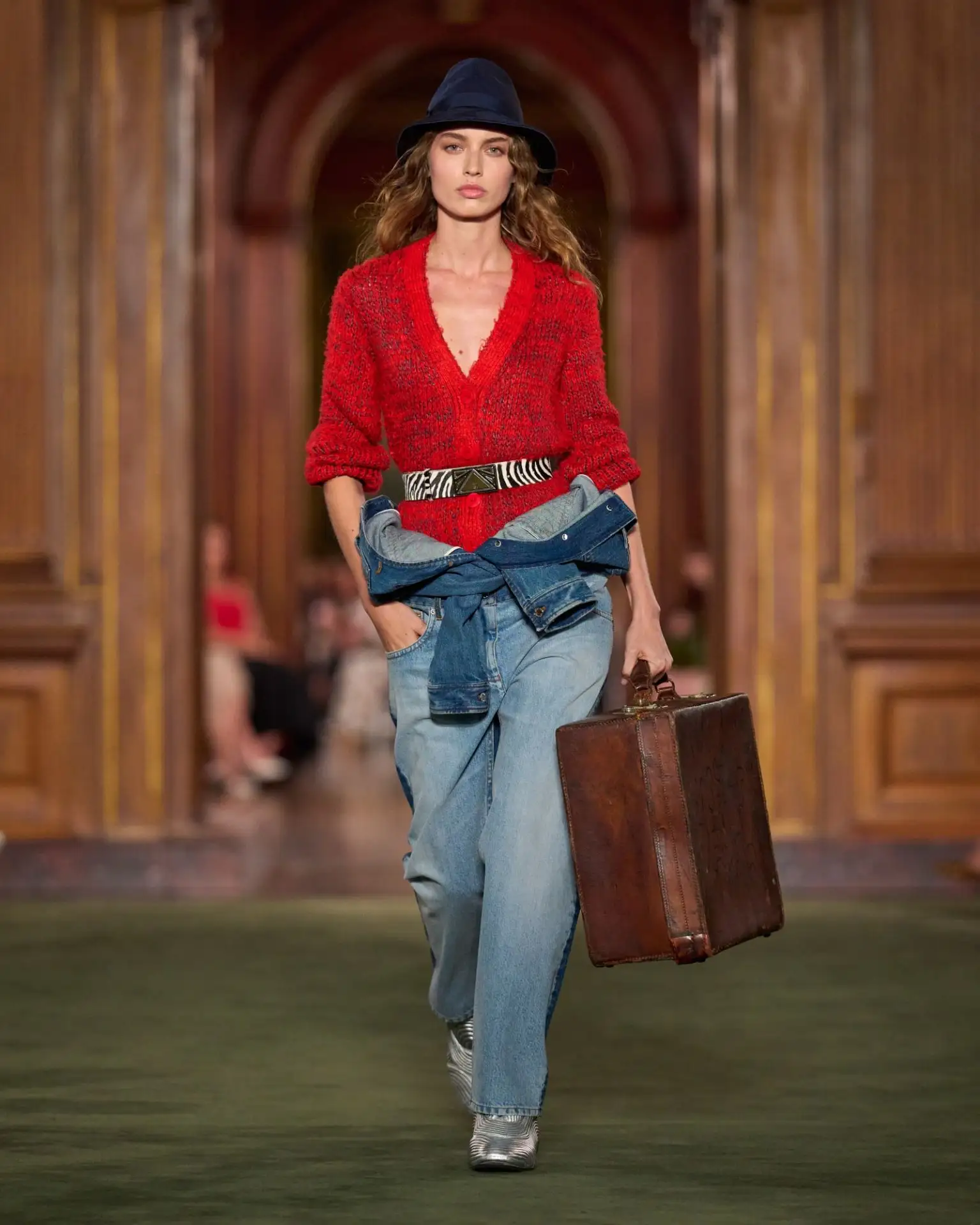 Louis Vuitton Resort 2027
#мода #новостимоды