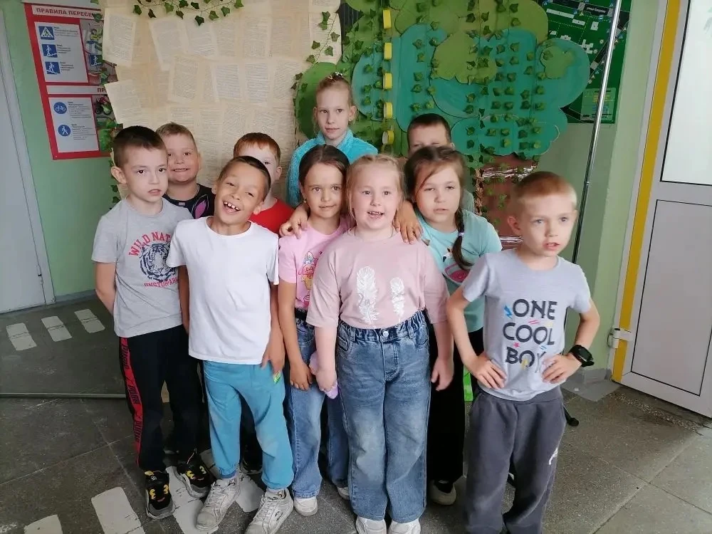 ✨ «У лукоморья дуб зелёный...»: как прошёл тематический день в школьном лагере

5 июня в нашем лагер