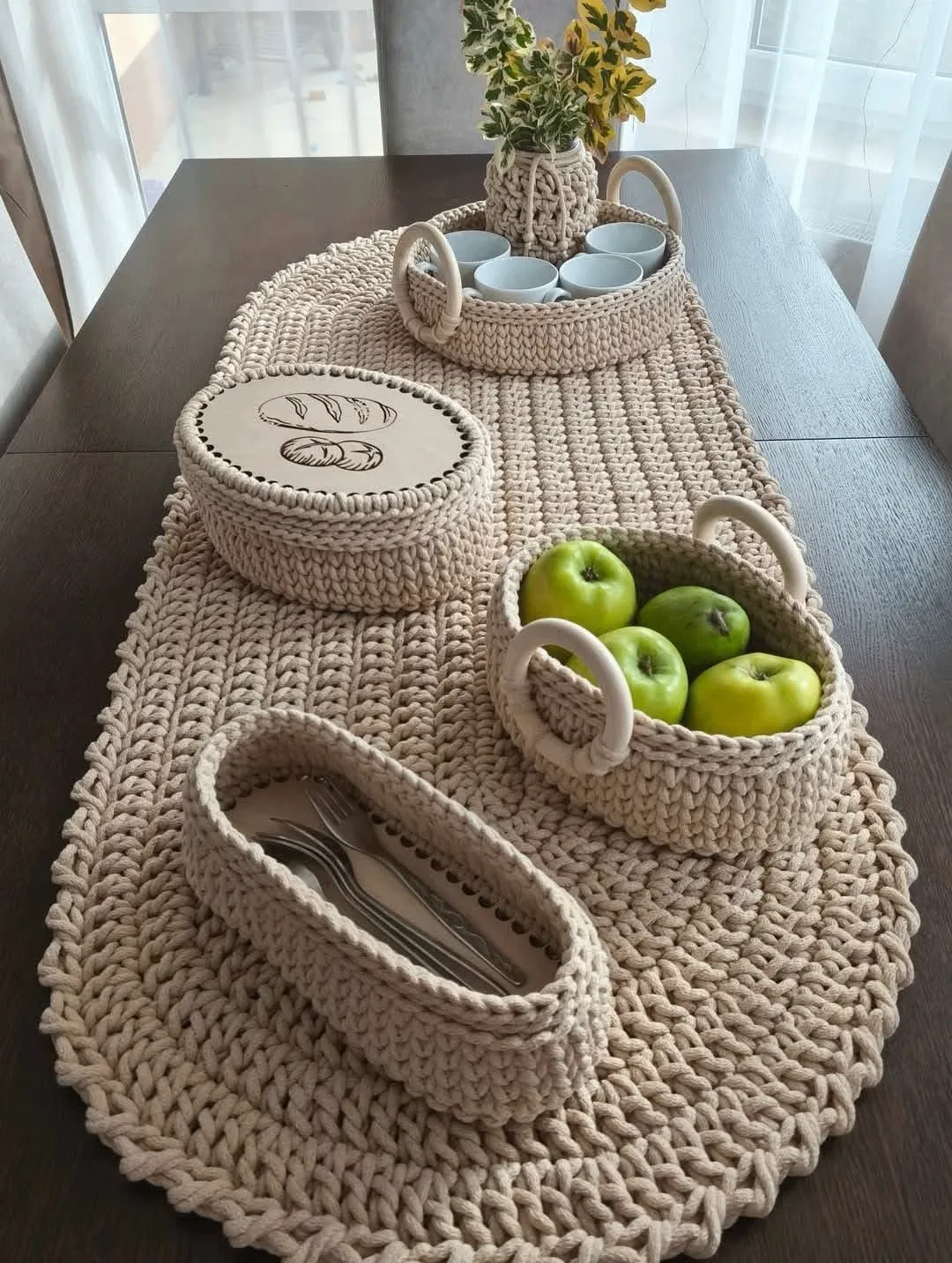 Вязанный комплект для вашего обеденного стола😍