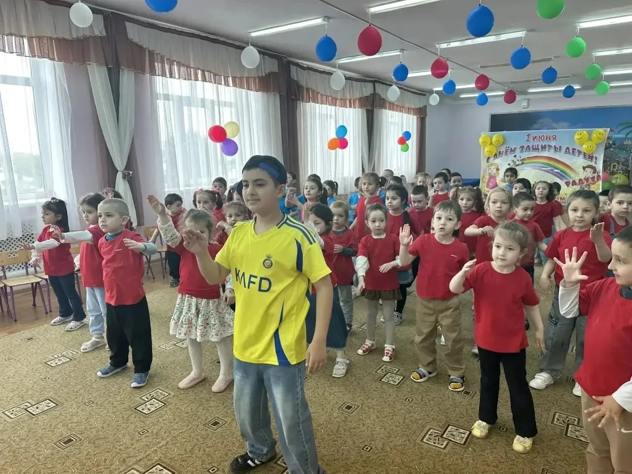 1 июня ,
в первый день лета, в Международный день защиты детей, в  нашем детском саду 🌈состоялся яр