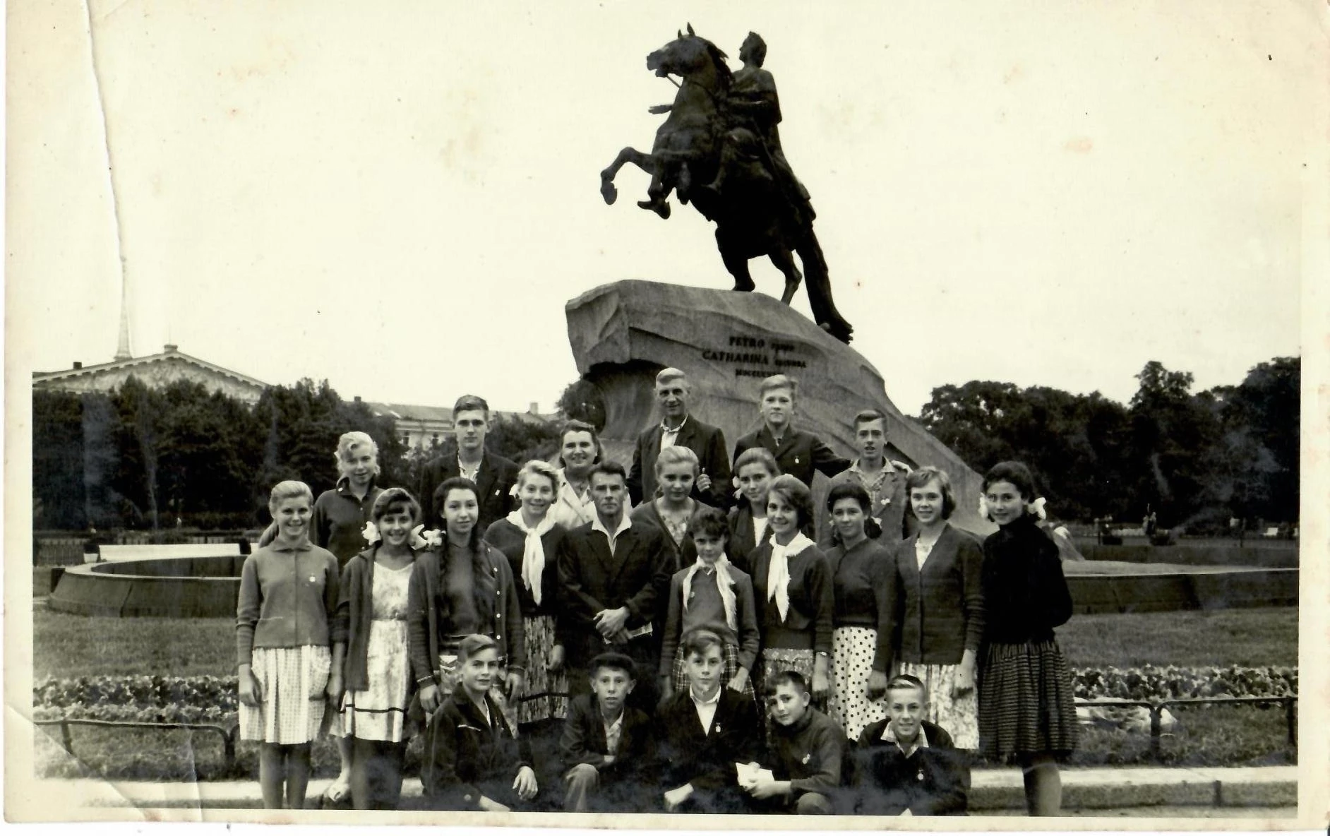 🌍 Экскурсии-поездки учащихся по городам СССР. 
🗺 1964 г., 1967 г., 1968 г.
🧭 Учителя:
✨️Харин Гео