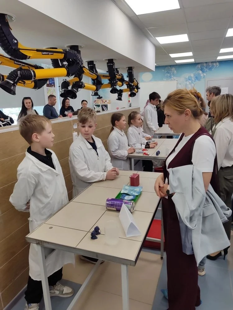🔬 **Защита итоговых проектов в Научном клубе Наноквантума: когда наука становится приключением!**

