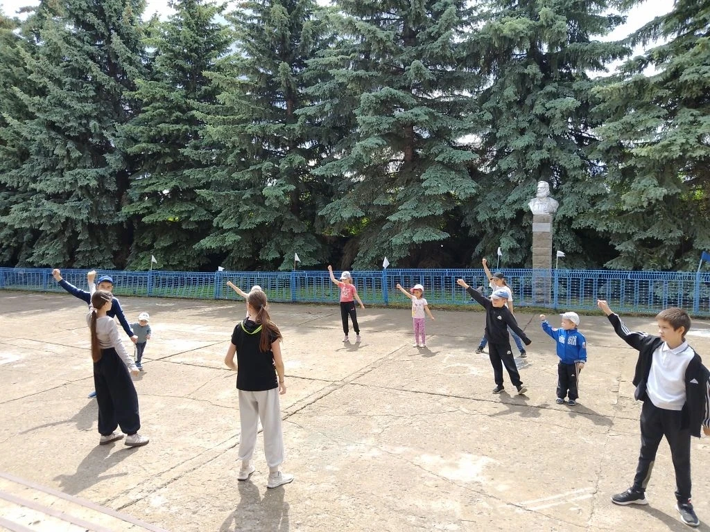 ☀1 июня в нашем школьном лагере «Солнышко» прошёл замечательный  праздник - День защиты детей! .

⚡Э