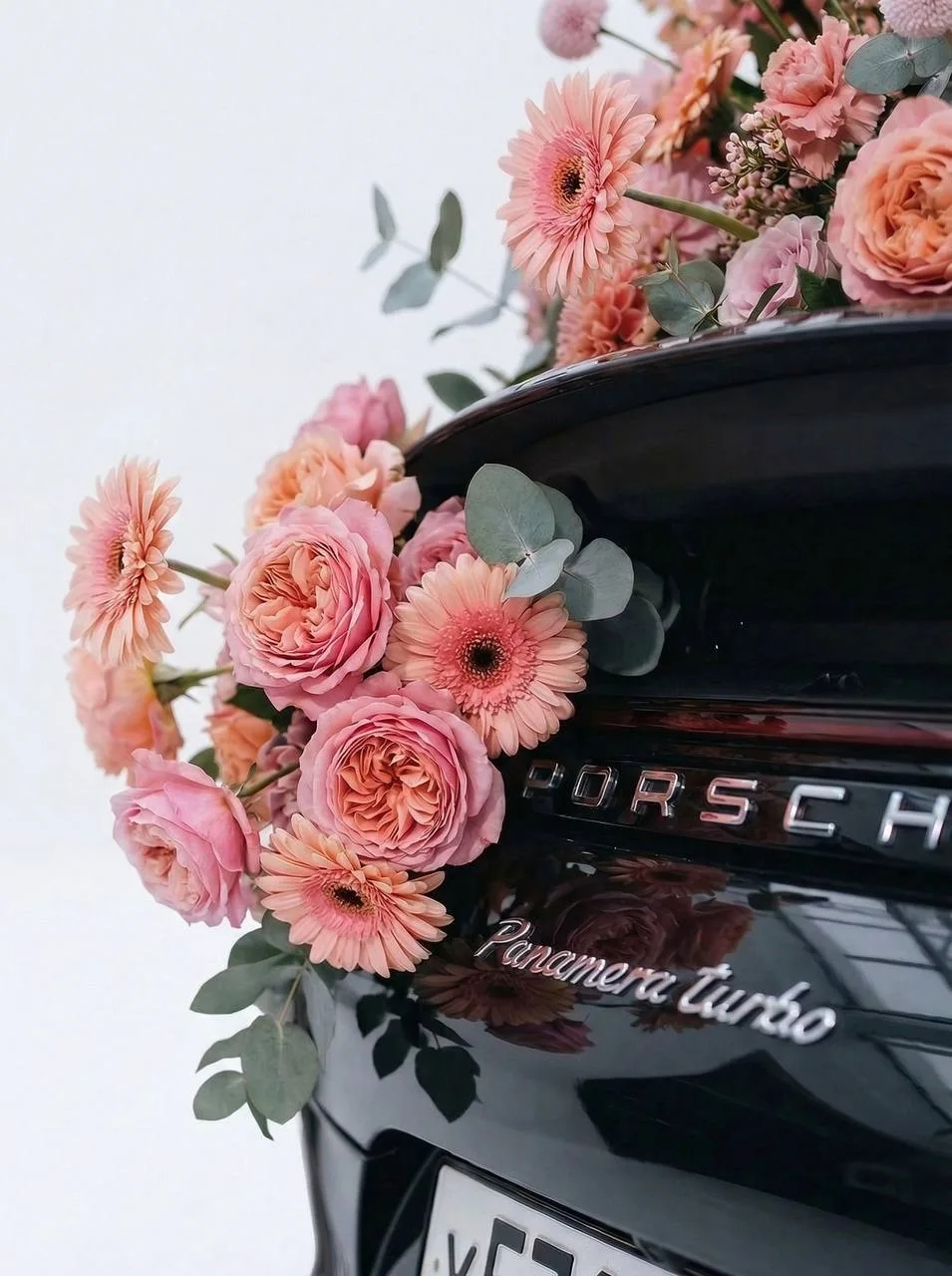 Девушки, с 8 Марта!💐

Будьте громче сомнений, сильнее обстоятельств и красивее любых «нельзя». Пуст