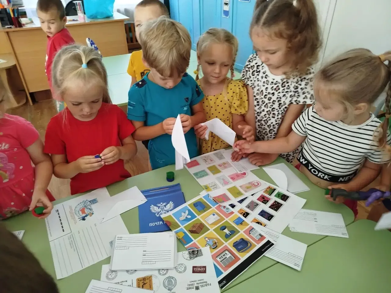 ✉️📬 Почтовая сказка! ✨

Сегодня у нас была невероятно увлекательная беседа в средней группе о тайна