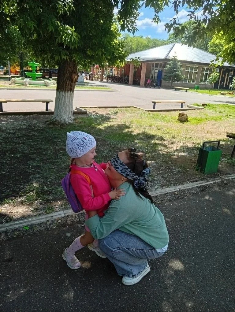 В семейном клубе «Общение» летний месяц начался с праздника Дня Родителя. Провели его весело и увлек