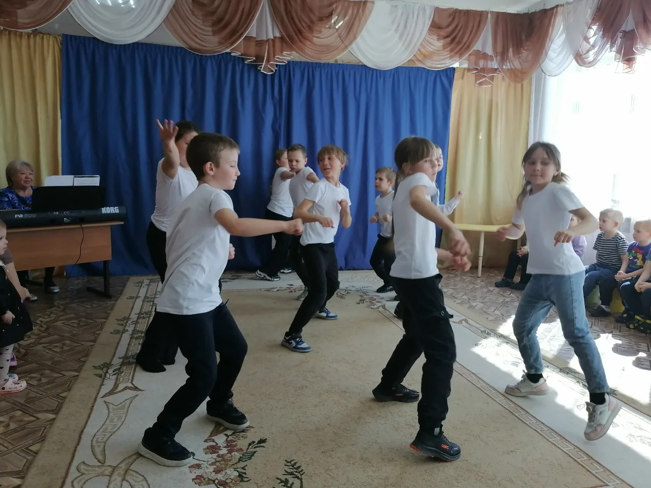 ✨Встреча поколений✨

💫В группе дошкольного образования "Улыбка" прошло познавательное мероприятие! 