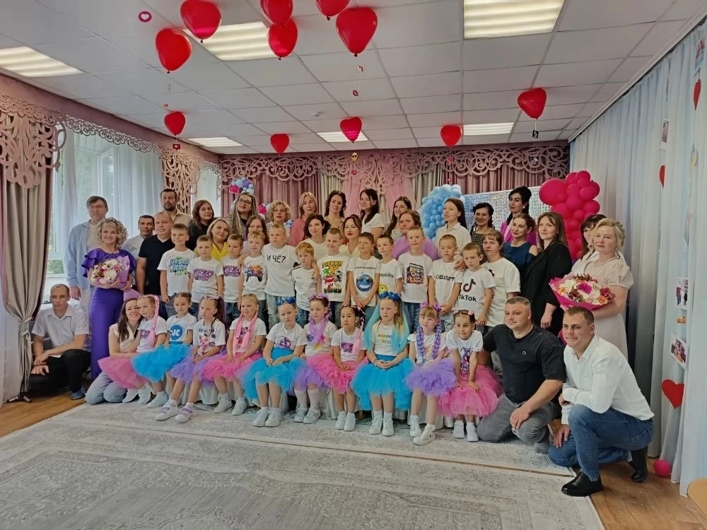 Сегодня выпускной в нашем детском саду — и на глазах одновременно радость и лёгкая грусть.🤗🤩🥳🥺
К