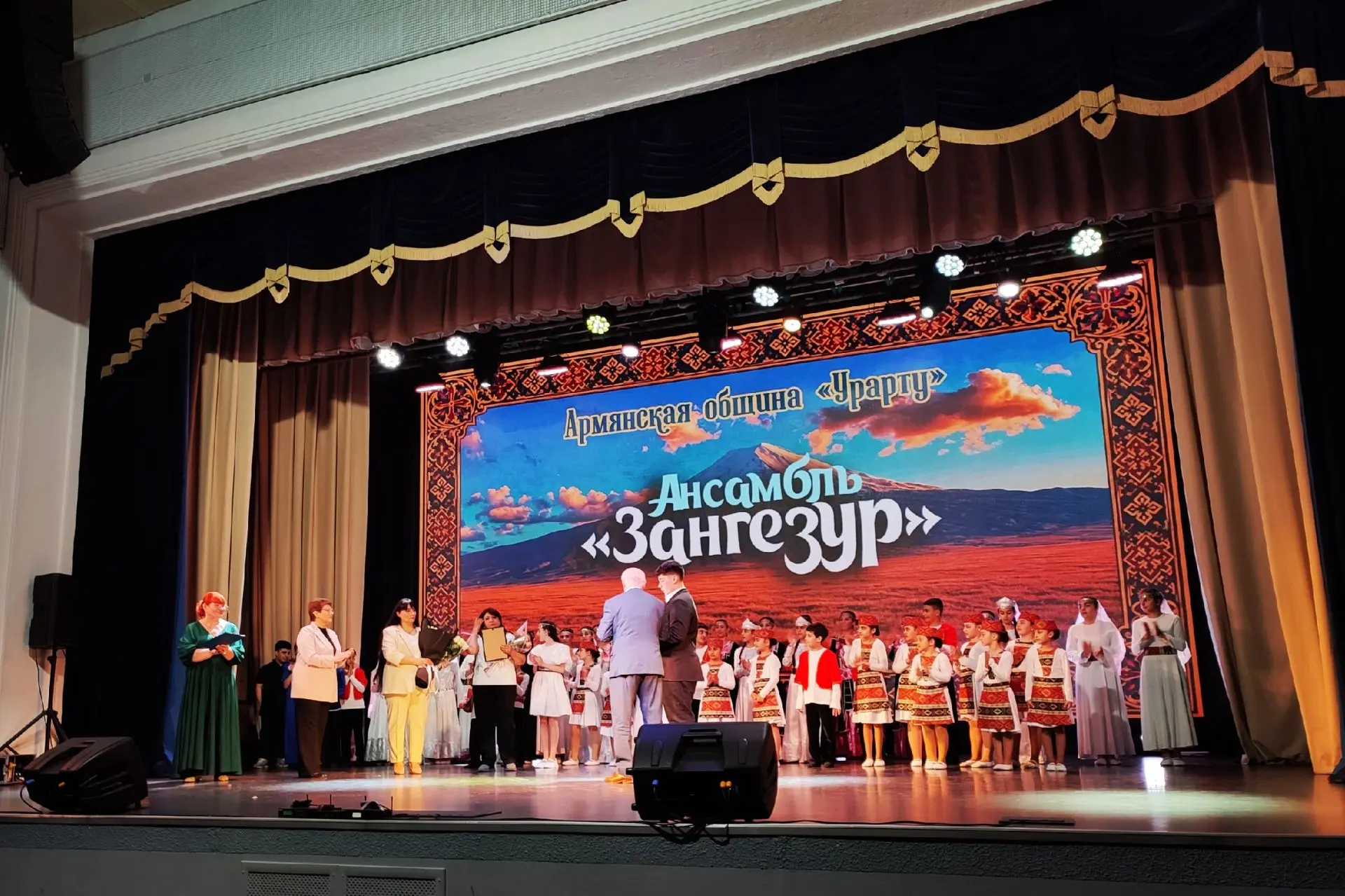 🎼Вчера в Доме офицеров царила невероятная атмосфера солнечной Армении! Здесь с большим успехом прош