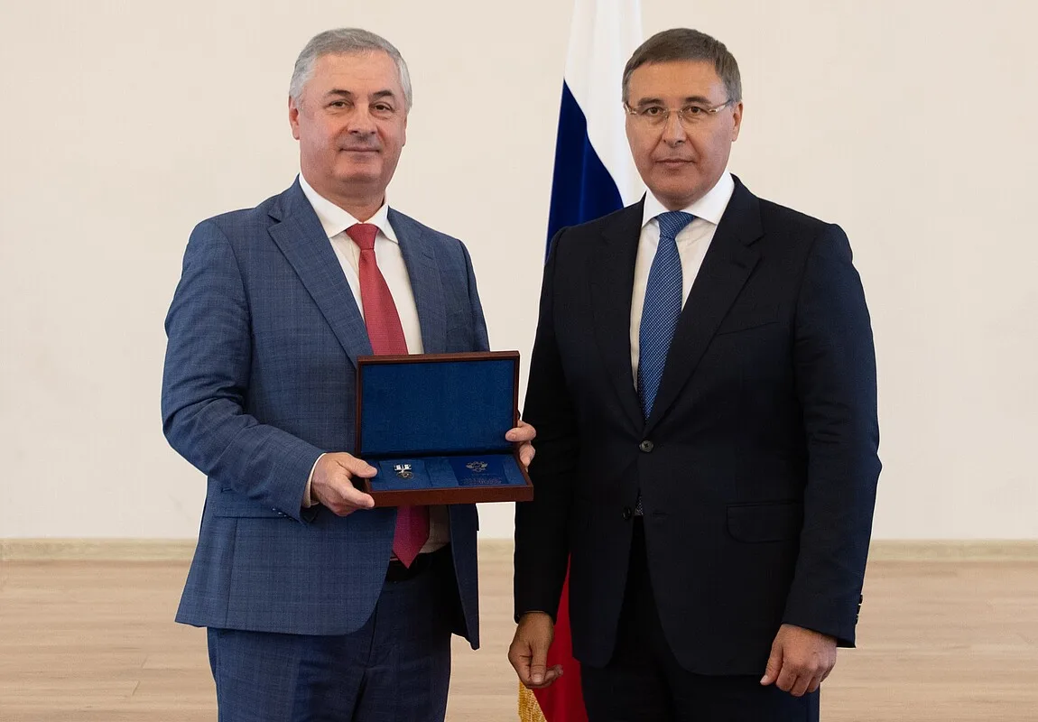 Прекрасное известие! 
Ректор ВлГУ Анзор Михайлович Саралидзе награжден медалью Константина Дмитриеви