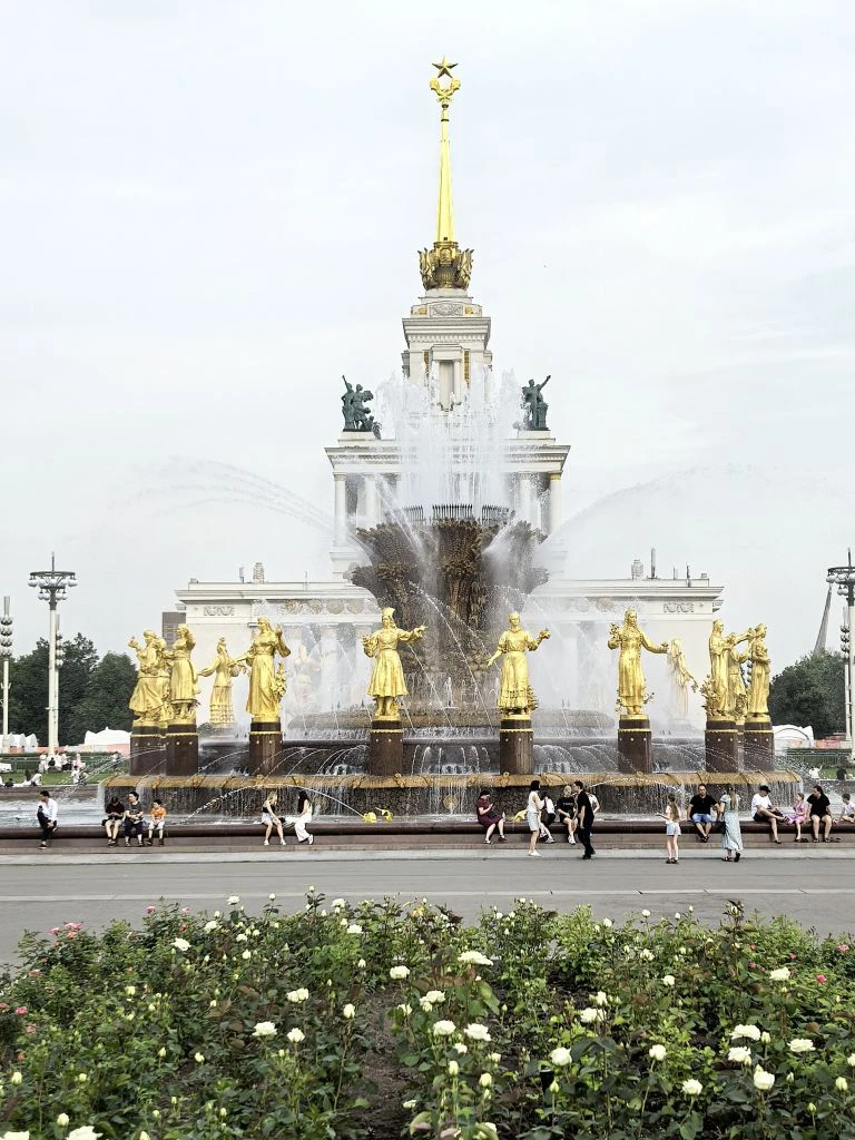 Всех с Днём России! 🇷🇺

Сегодня не могла не воспользоваться случаем, что нахожусь в Москве, и по т