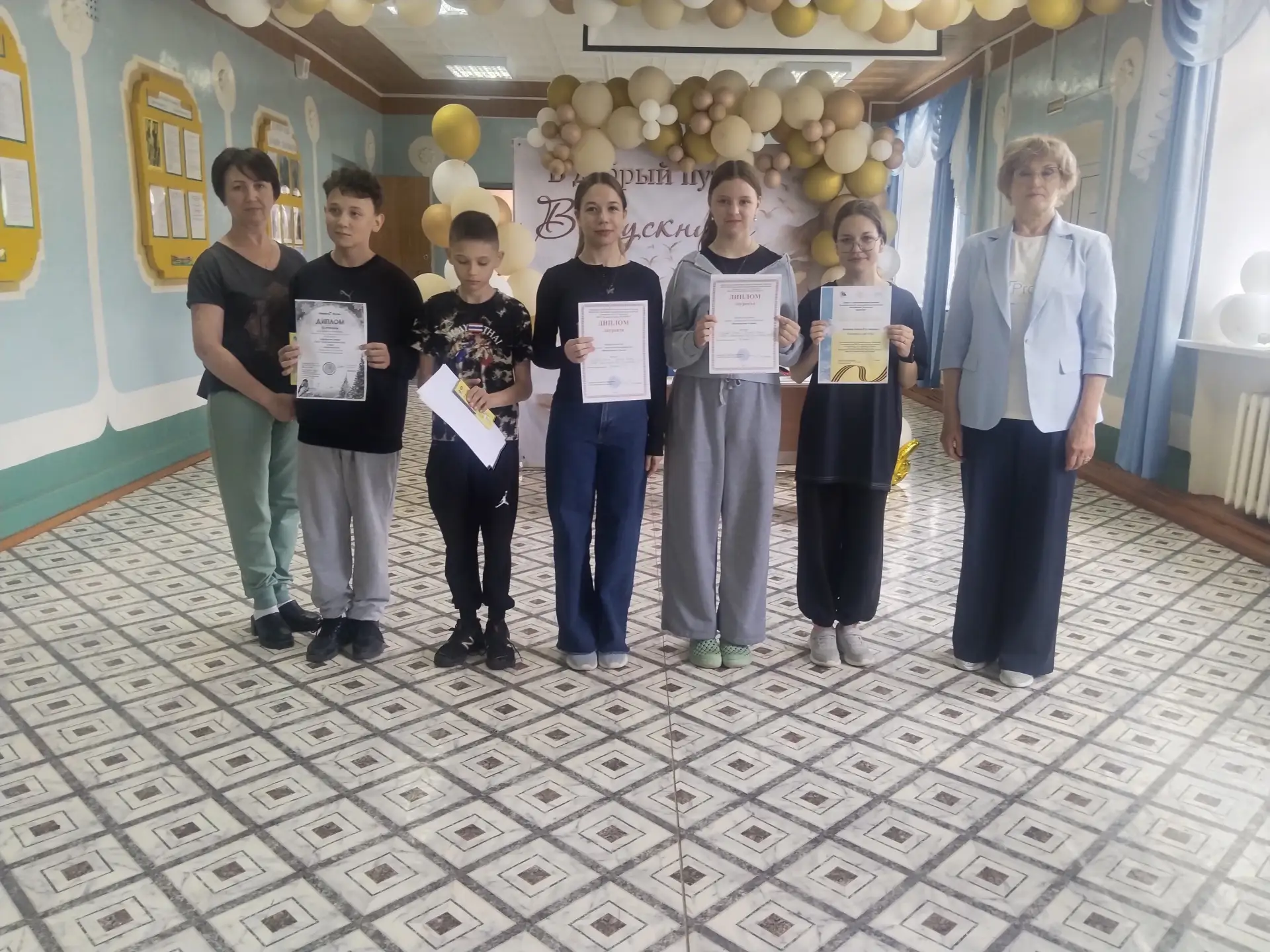 В последний учебный день в школе были подведены итоги за полугодие.