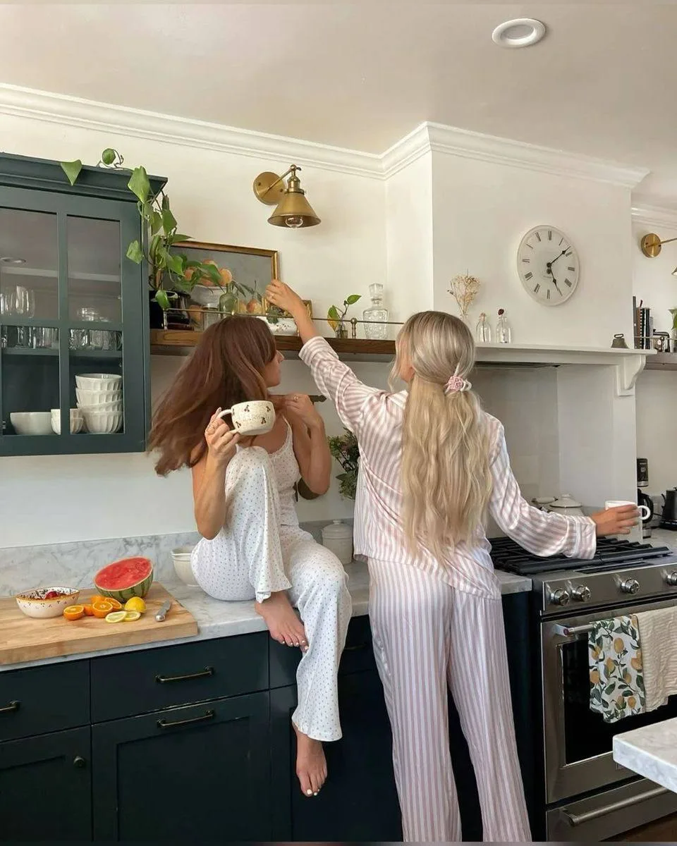 ☕️Боишься новых знакомств и чувствуешь себя неуверенно? 

~Да, это нормально. Все когда-то ощущали э