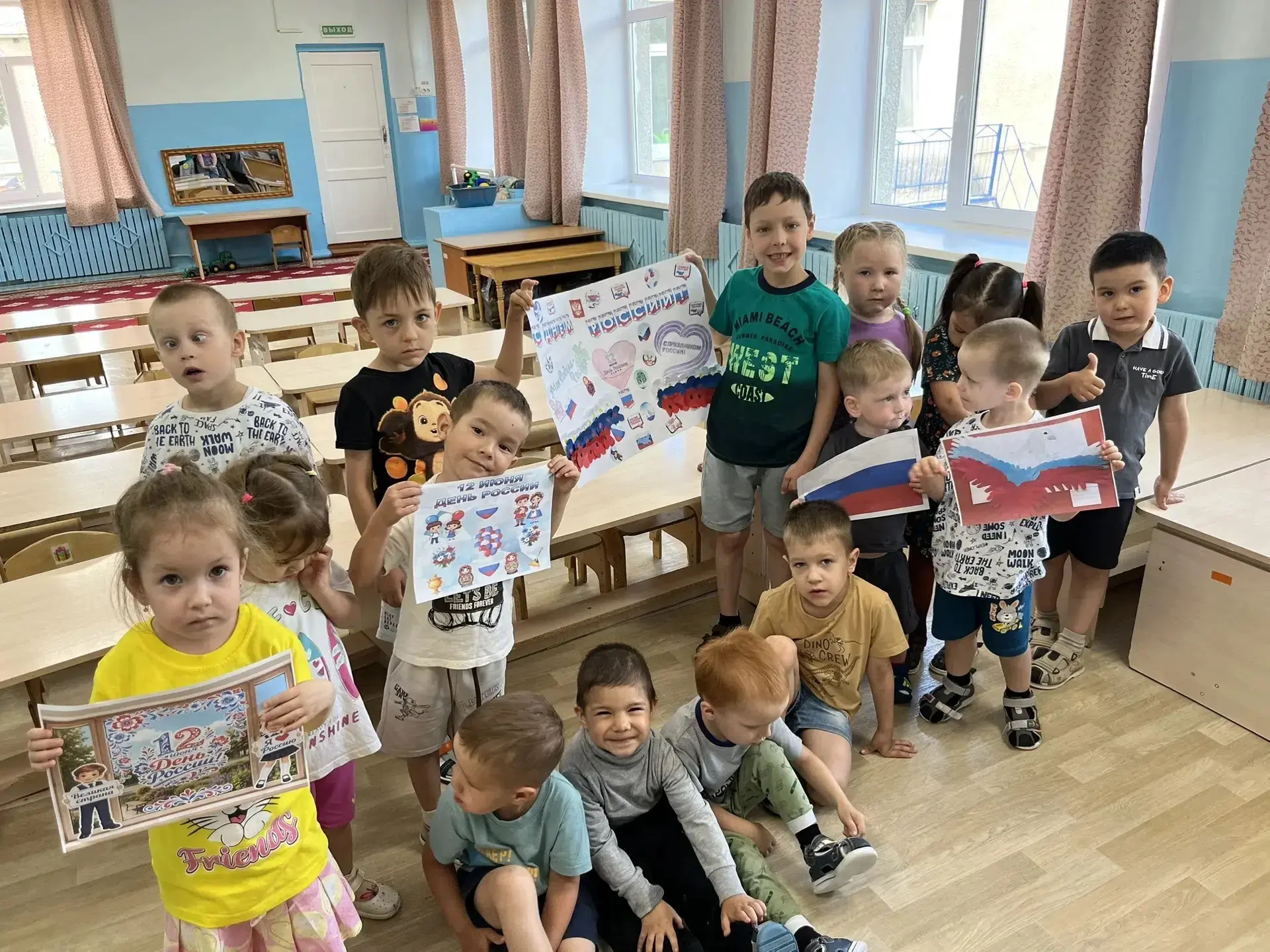 Наши маленькие патриоты постарались на славу! Вот такая красота  у них получилась !🇷🇺

#12июня
#де