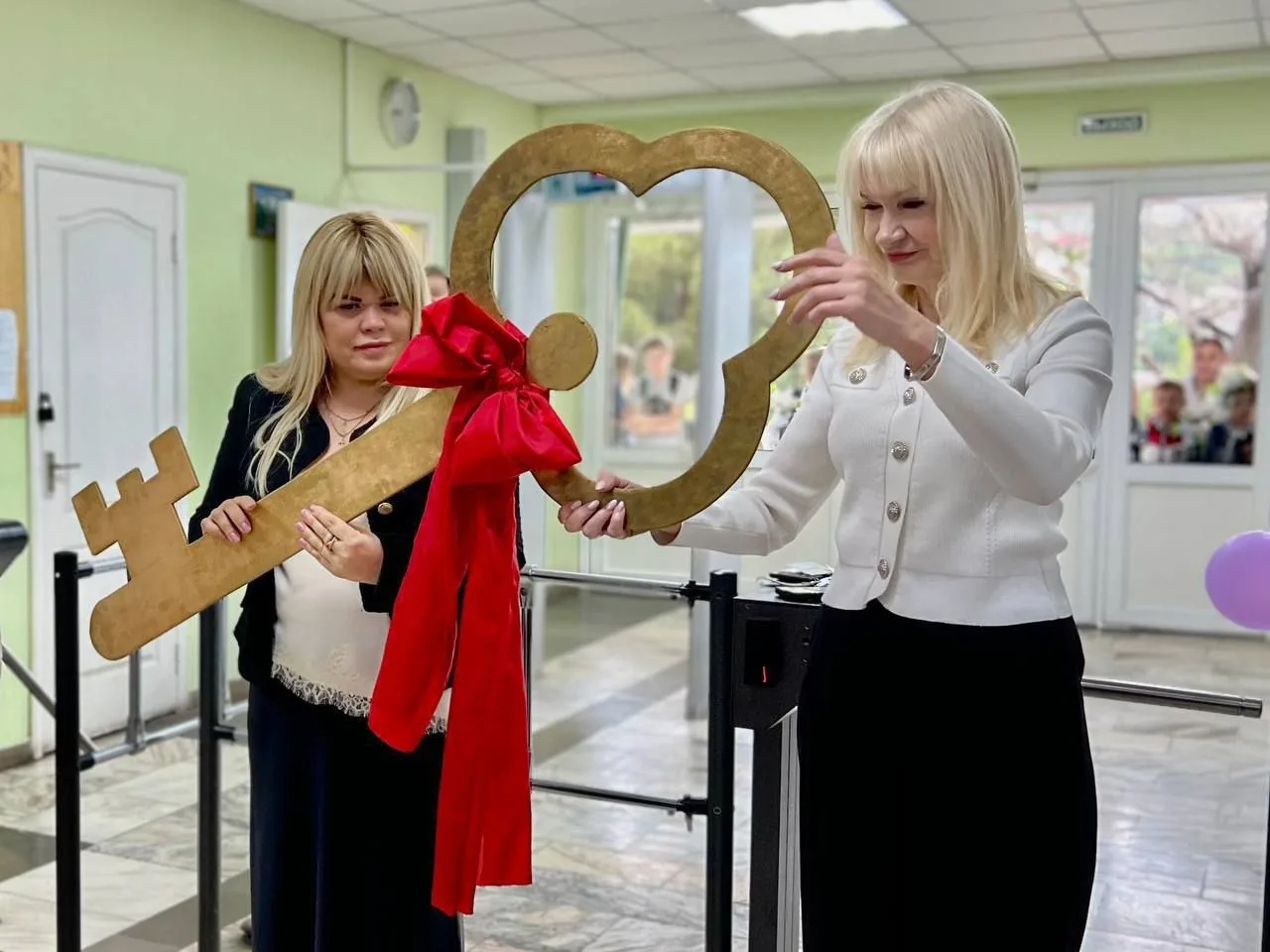 🎉День Самоуправления: Школа в Руках Учеников🎉
⚡15 мая в МБОУ "ЯСШК №1" (директор Мажугина В. В.)  