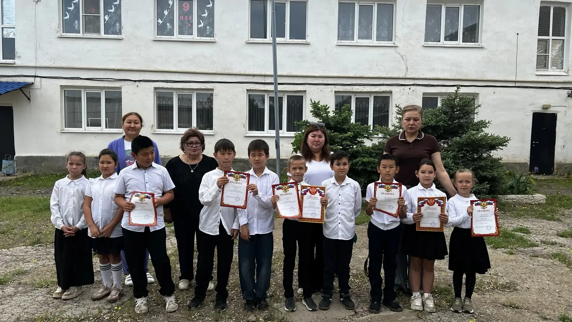 🎉 Итоги предметной недели и планы на финишную прямую. 

Сегодня в школе прошла линейка, посвящённая