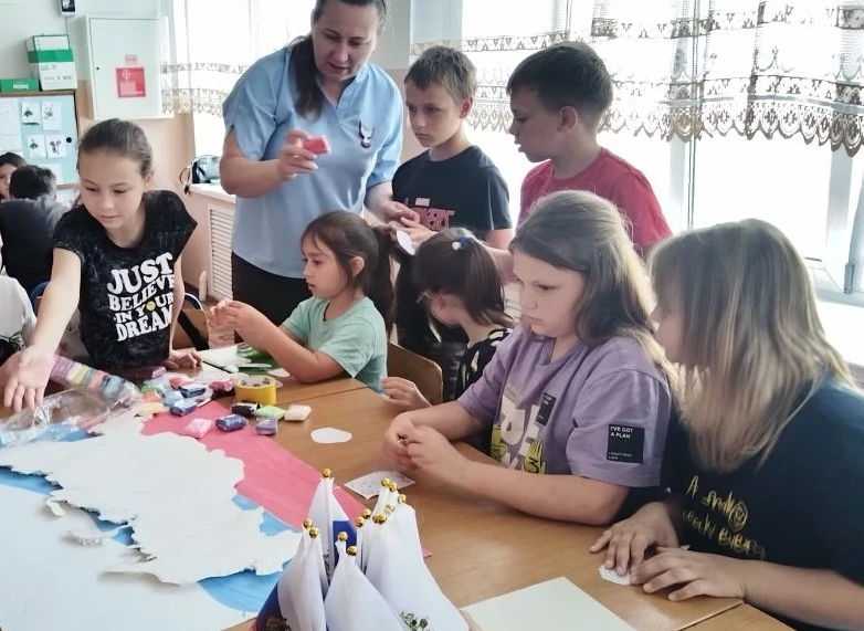 🇷🇺 12 июня – День России! 🇷🇺
🤝 Коллективное творческое дело «Моя Россия» в летнем пришкольном л